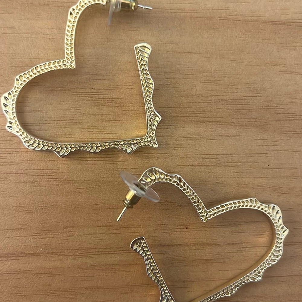 Kendra Scott hoop earrings!